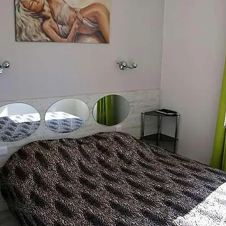 19, Port Venus Au Village Naturiste *